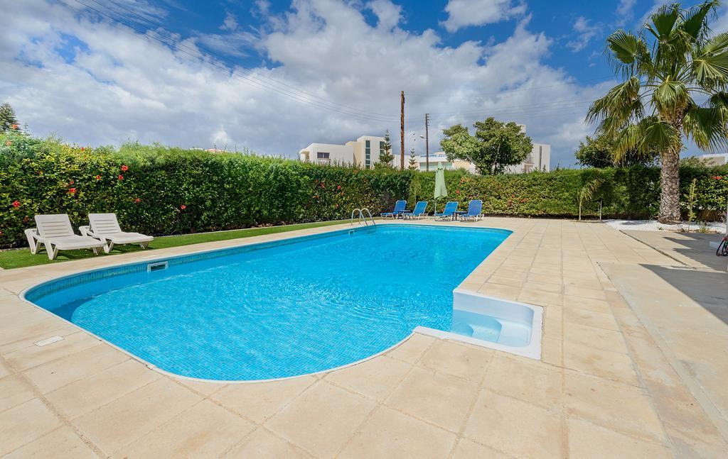 Merab Center Villas Ayia Napa Room photo